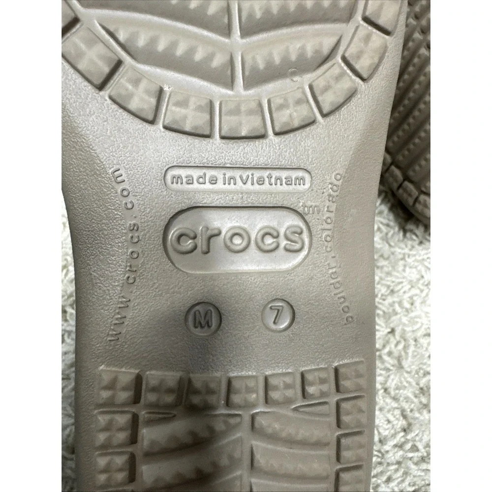 CROCS excellent no